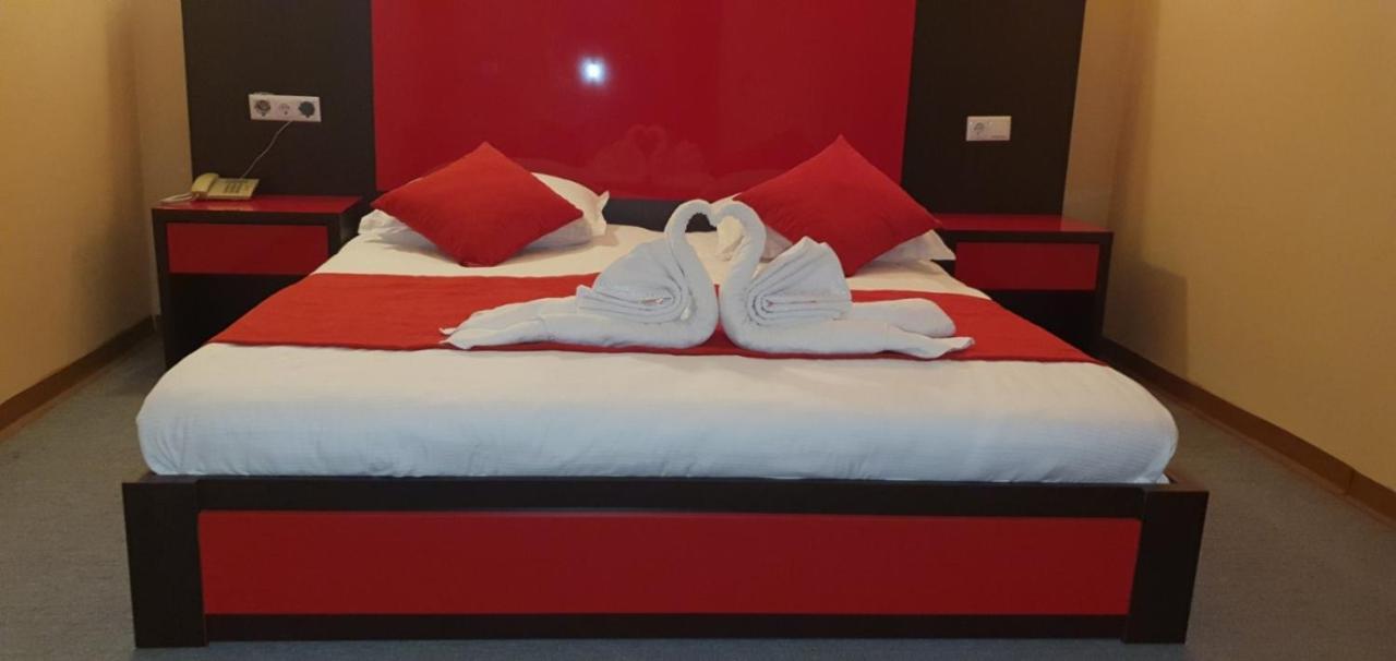 Meka Hotel Dragash Екстер'єр фото